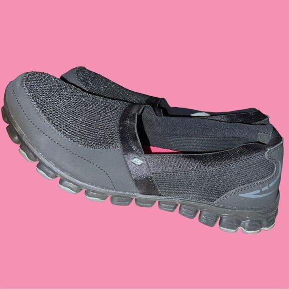 Skechers black memory foam lightweight slip ons! NWOT - Picture 2 of 5